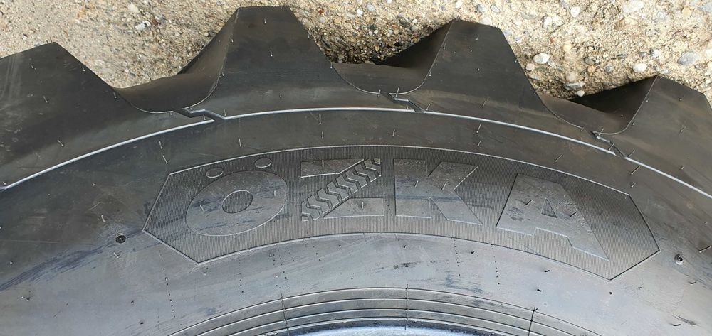 cauciucuri noi de la OZKA pentru combina CLAAS 650/75R32 TWYX
