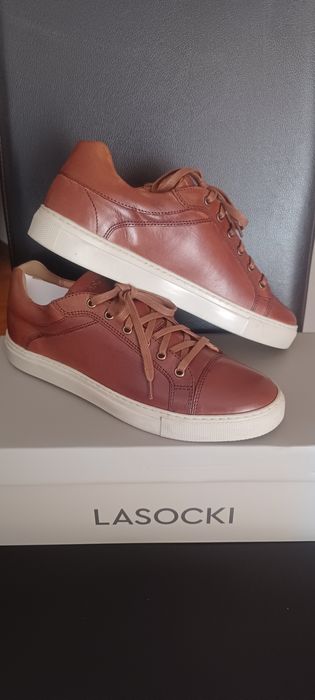 Обувки естествена кожа Lasocki ,черни и кафяви