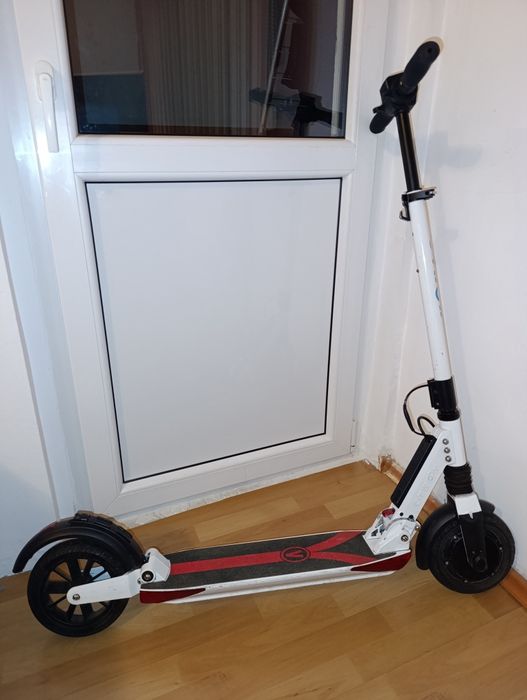 Trotinetă Electrică E-TWOW S2 Booster Plus V – Ușoară,Fiabilă,Pliabila