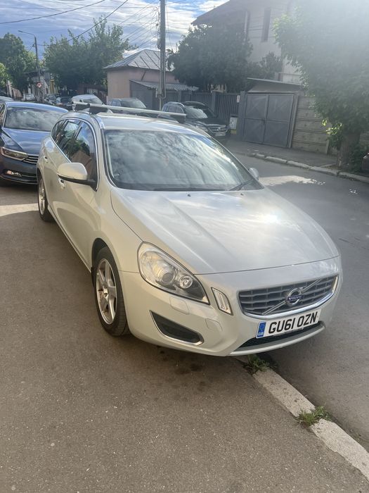 Schimb Volvo V60 D5 2011 volnd pe dreapta