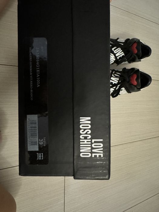 Обувки Love Moschino