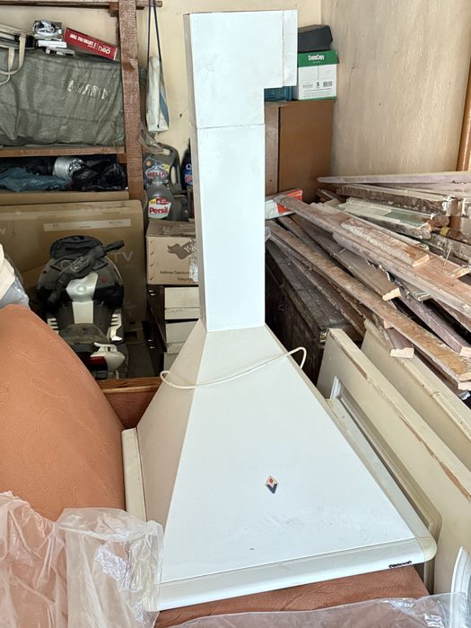 Продается б/у вытяжка Vitech.