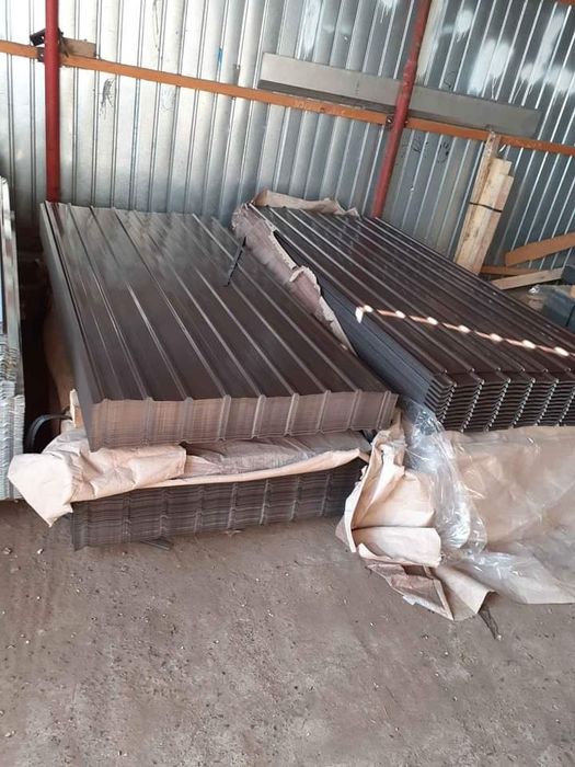 Tabla cutata colorata și zincata