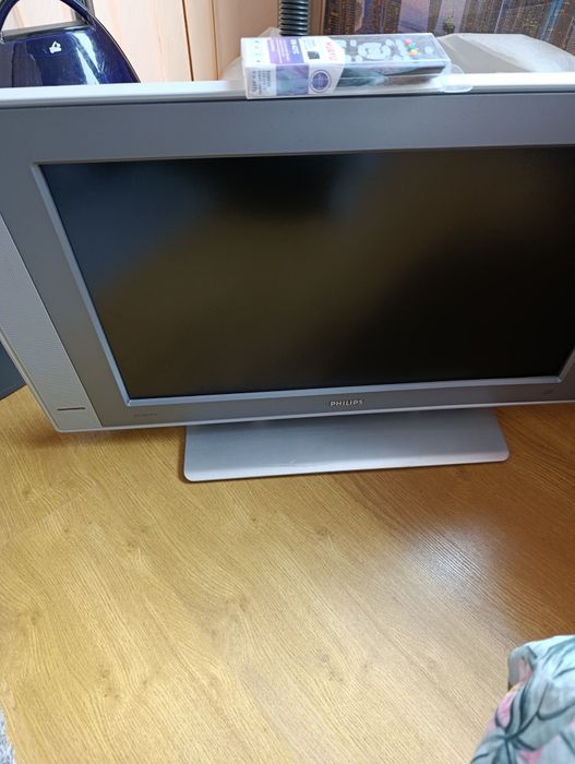 Продавам телевизор Philips