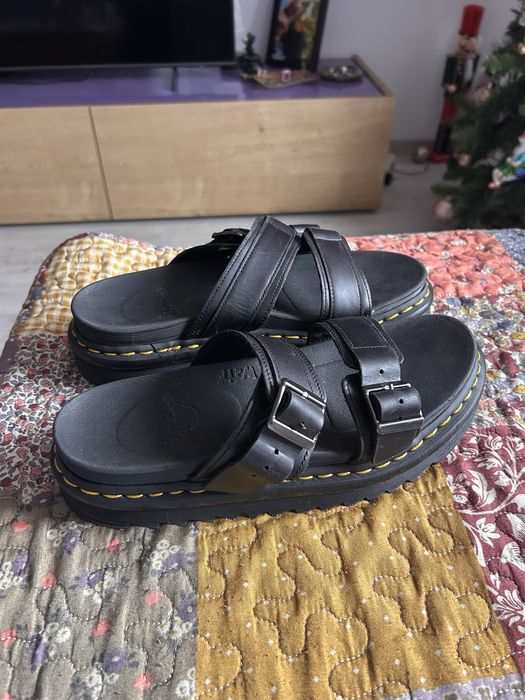 Saboți 'Josef'Dr. Martens pe Negru