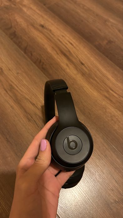 Beats solo 3 черни чисто нови с калъф и зарядно