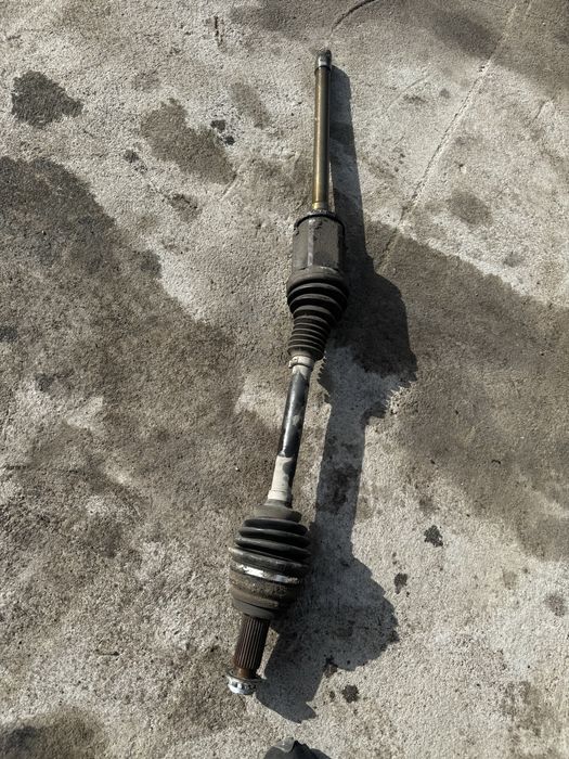 Предна дясна полуоска бмв х5 40д 306