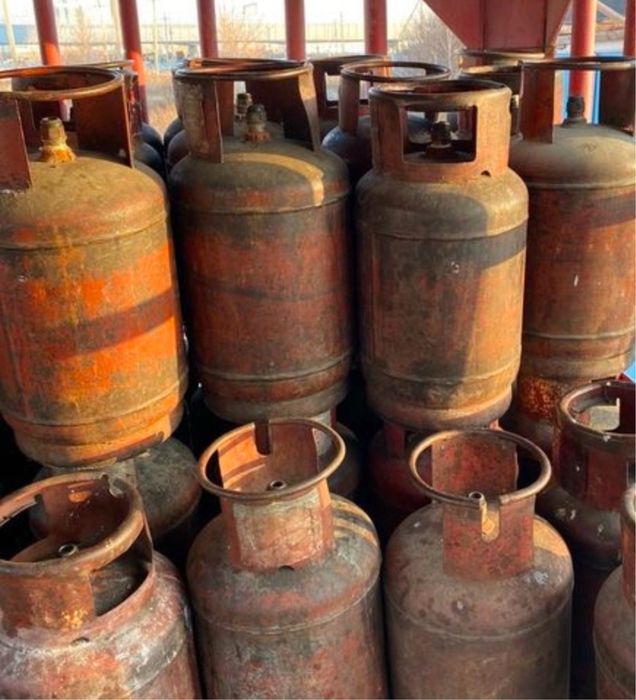 Заправленный газовый баллоны