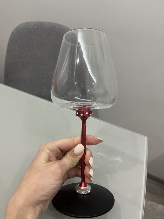 Луксозна чаша за вино