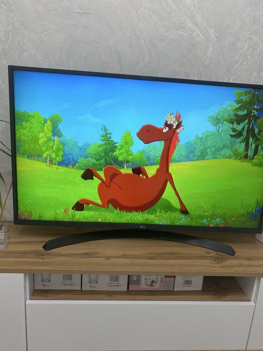 Продам СМАРТ телевизор LG