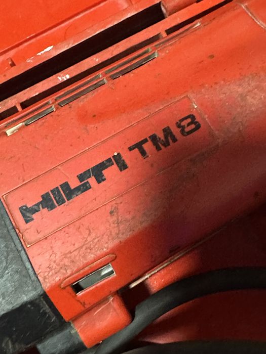 Bormasina hilti