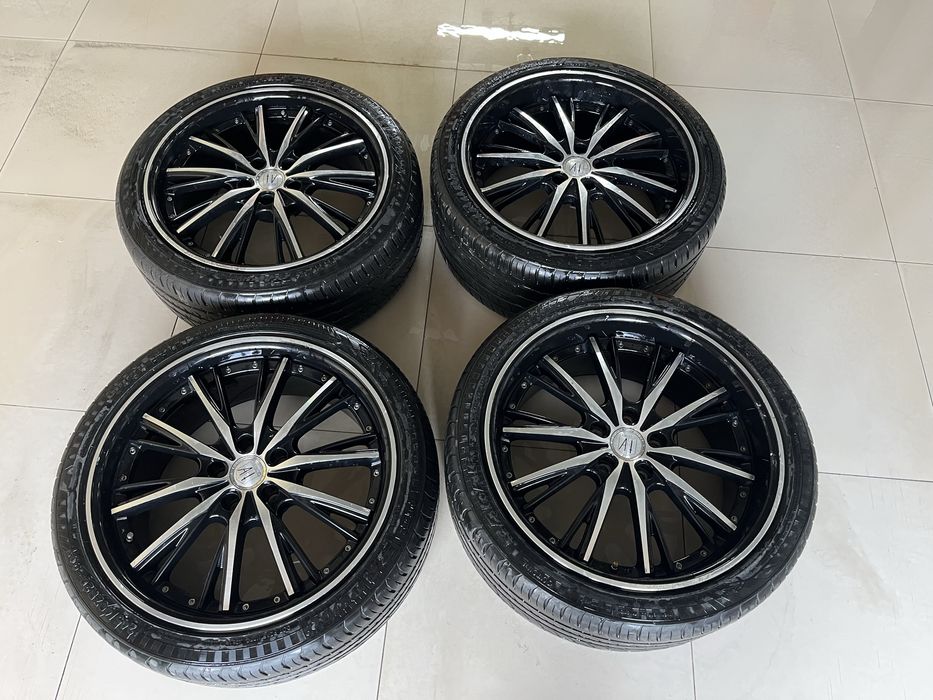 Срочно продам резину с дисками R20