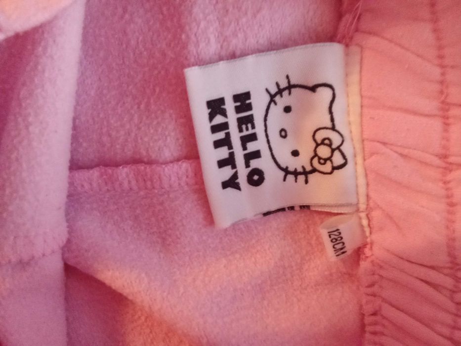 Екипи за момиче 7-8 г., 128 см. -5 евро.