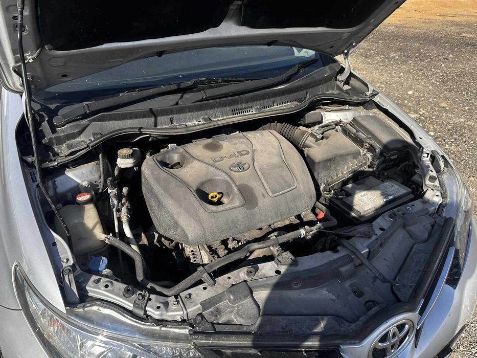На Части Toyota Auris Тойота Аурис 1.4d 90к.с 2015г Комби