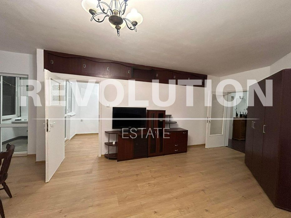 Дава се под наем Тристаен апартамент в Варна, Левски - 80 кв.м за 348.84 € - Снимка #3