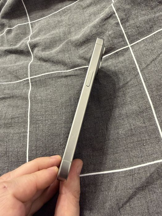 Iphone 15 pro natural titanium