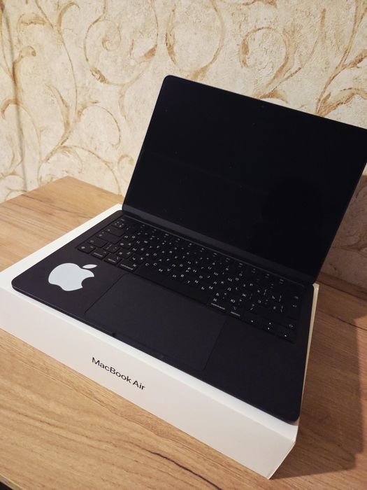 Macbook air m2 16/256