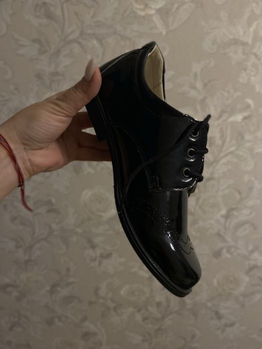Продам туфли на мальчика