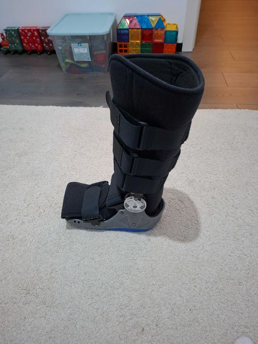 Vând orteză ortopedică Ligastep ROM Walker (Thuasne