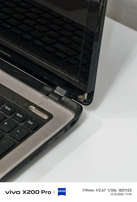 Продам ноутбук на запчасти