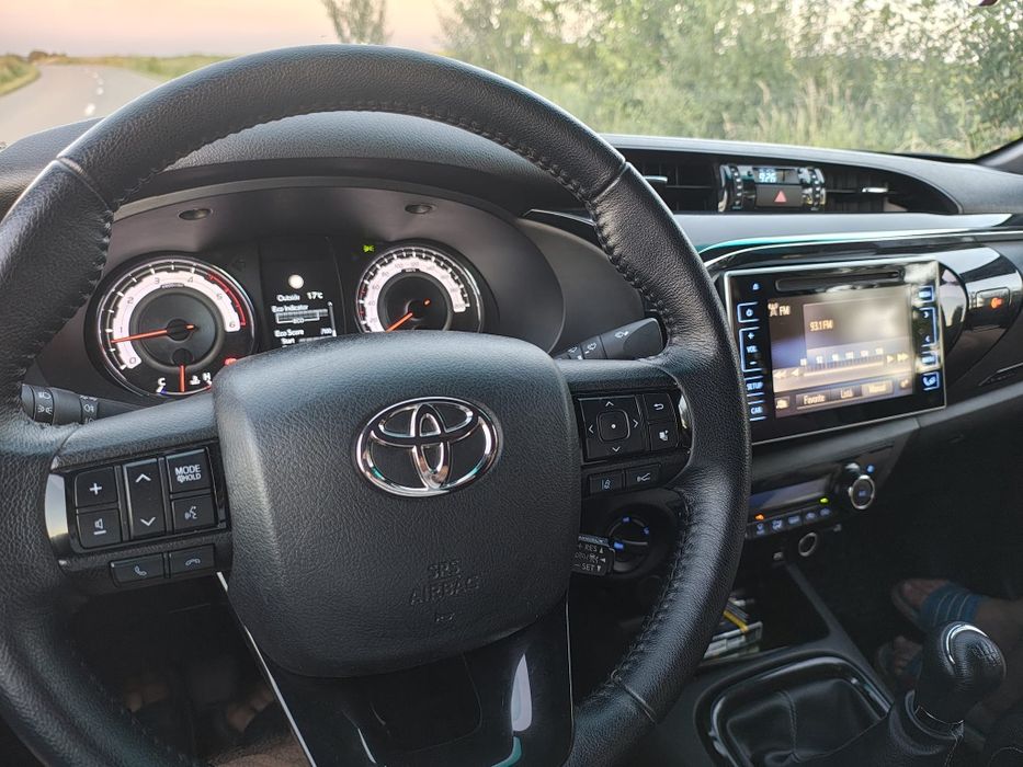 Proprietar, vând Toyota Hilux 2020 km reali 19550