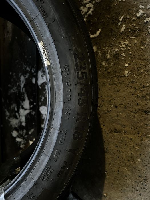 235/45 R18 Continental