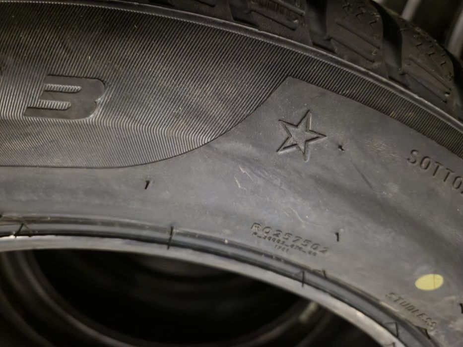 4 anvelope iarna noi Pirelli 225 60 17