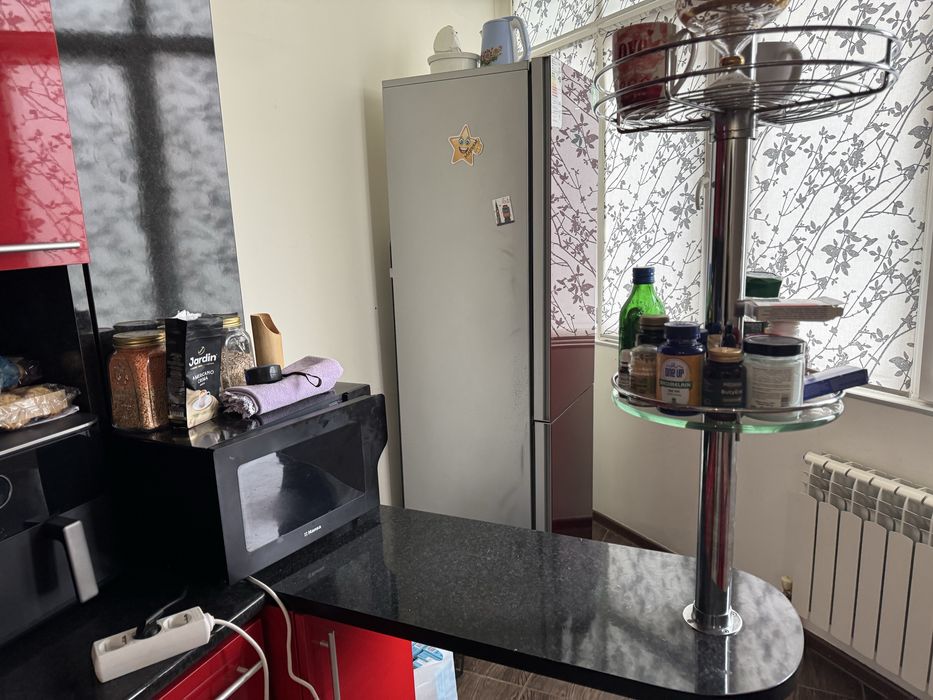 Кухонная мебель красная