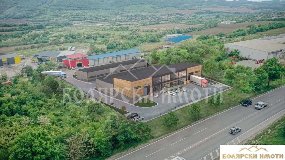 Дава се под наем Склад в Велико Търново, Промишлена зона - Запад - 710 кв.м за 3060 € - Снимка #2