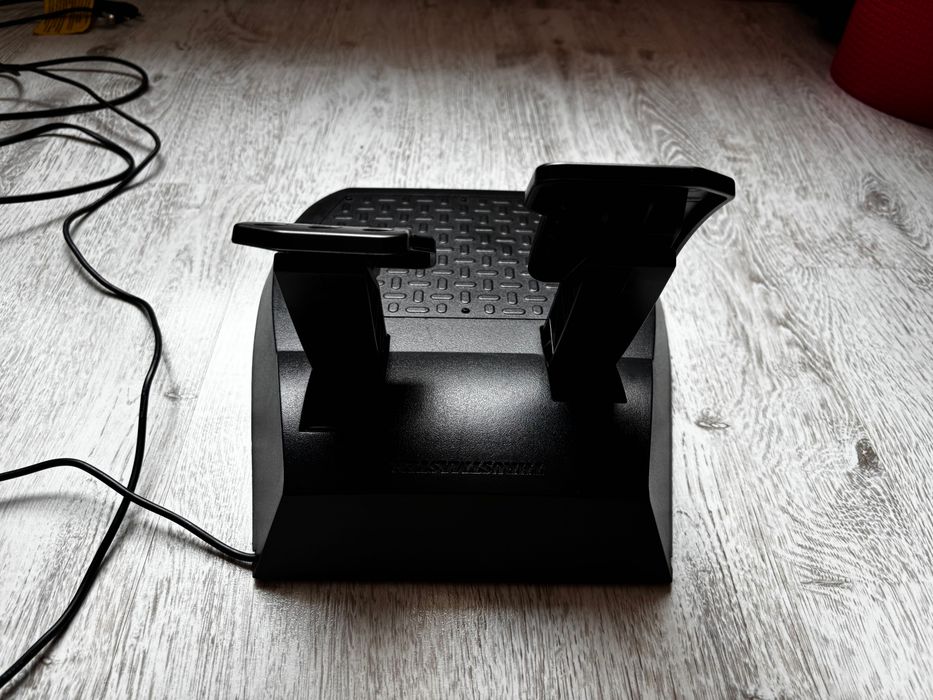 Волан Thrustmaster T150