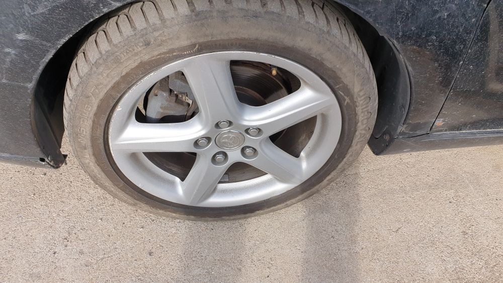 Тойота Корола Версо D-cat на части