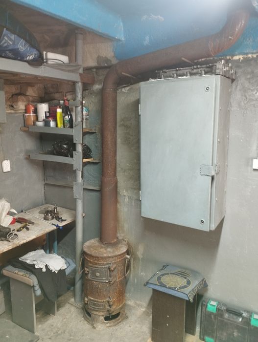 Продам гараж на Спартаке 1 миллион тенге.