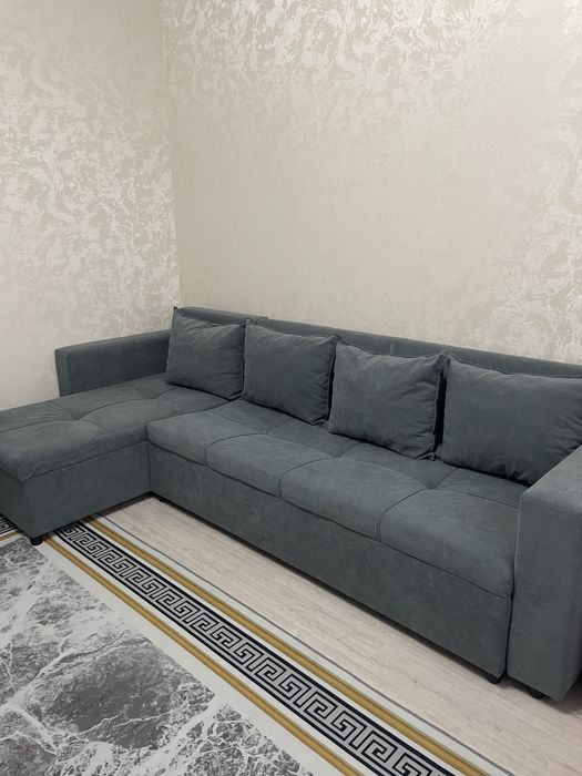 Продам диван (ковер в подарок 2*3)