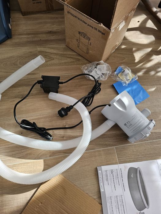 Piscină gonflabilă cu pompă