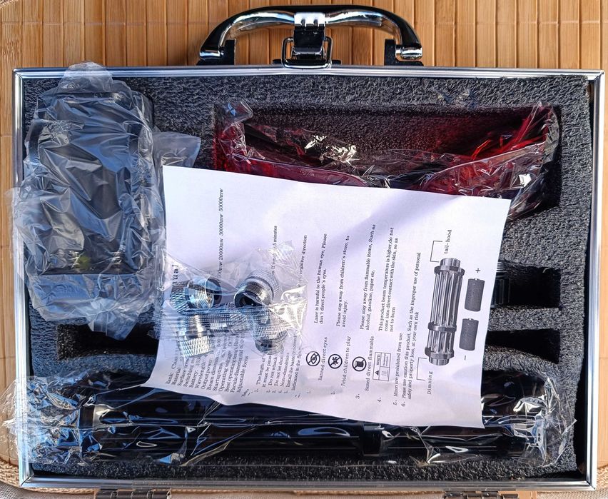 Мощен лазер 50000mw 450nm Gatling Burning / 5 приставки /