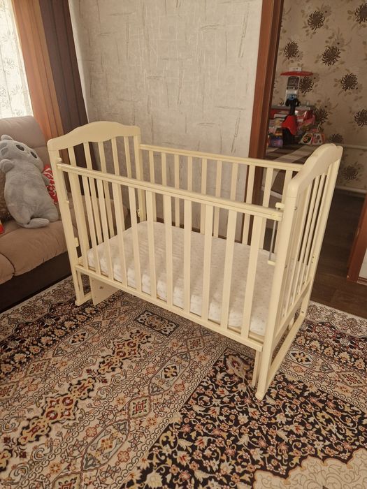 Продам детскую кроватку
