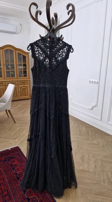 Шикарное платье от известного бренда NEEDLE&THREAD