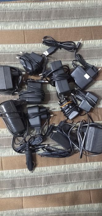 Продам шнуры и зарядки(адаптеры)