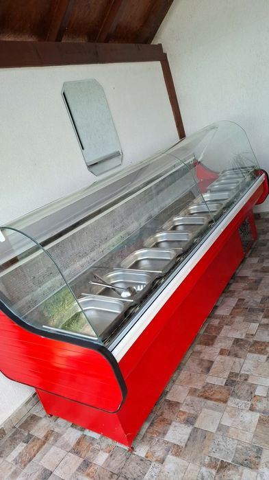 Vitrina frigorifica mezeluri și carne 2.5 m
