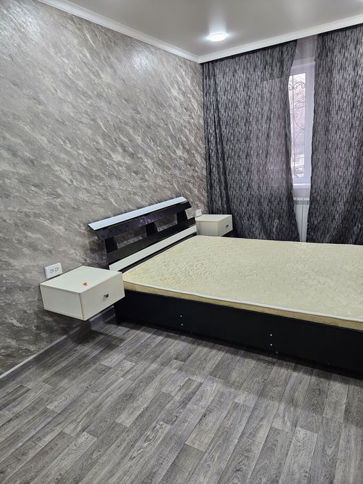Продам кровать с матрасом