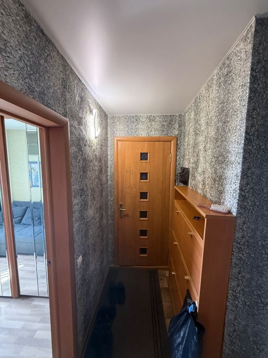 Продам трехкомнатную квартиру