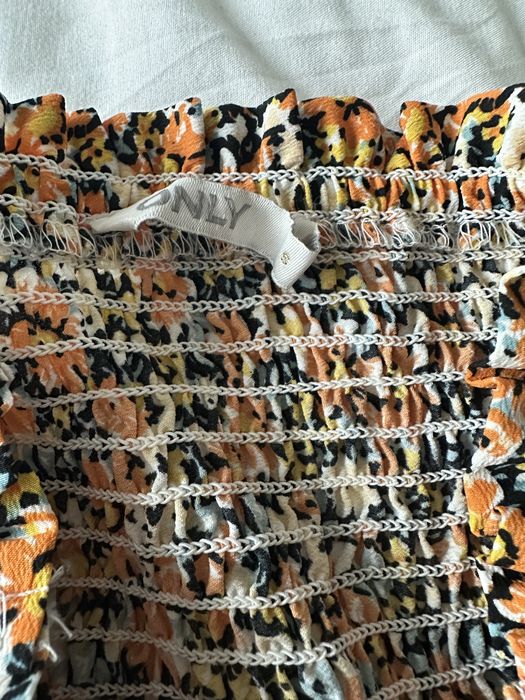 Многоцветна поличка