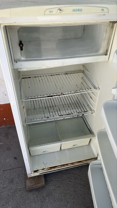 Холодильник.    .