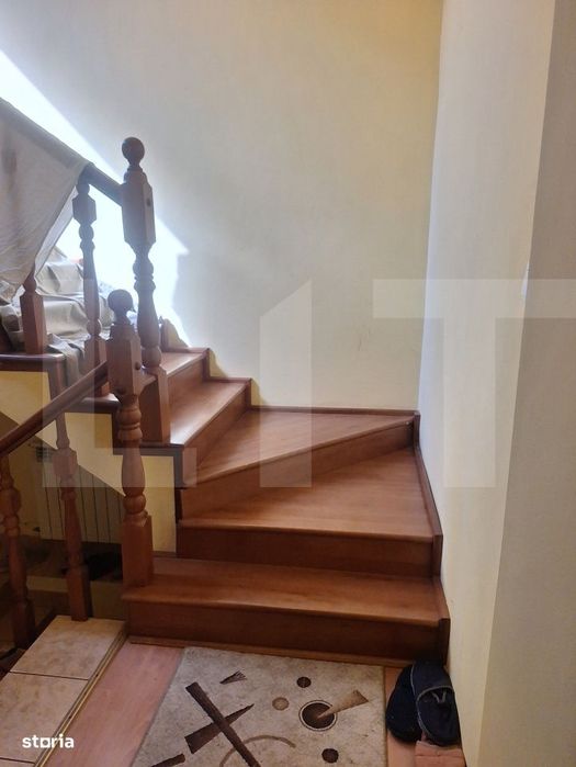 Casa de vanzare, 395 mp, zona Cotu Mic