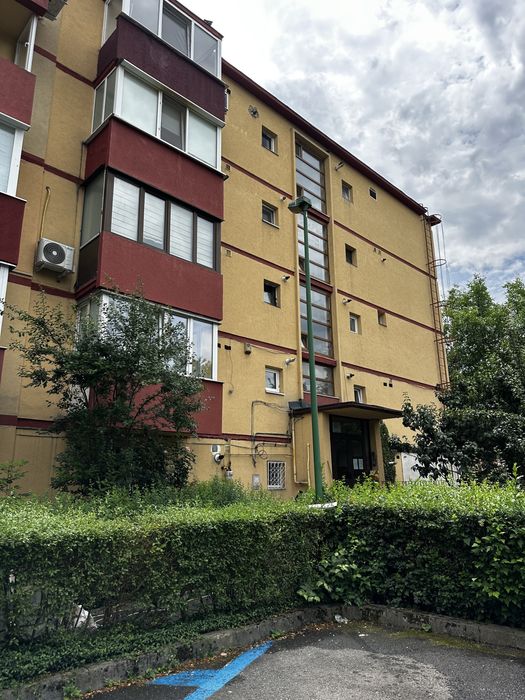 Particular inchiriez apartament 2 camere Centru Civic/Afi