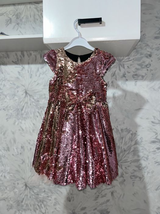 Продам нарядные платья!