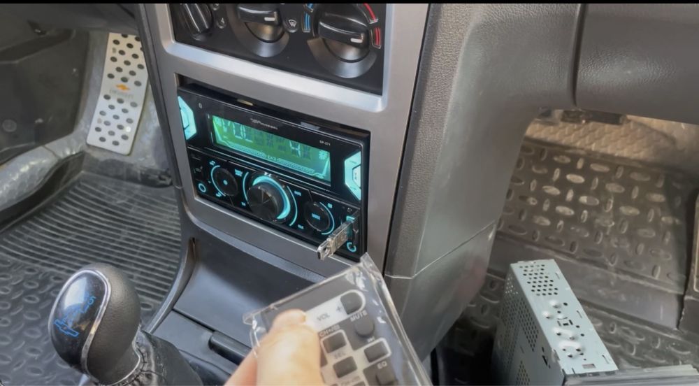 Pioneer 725 xtoy mafon yangi blutus usb aux radio .odiy xtoy emas