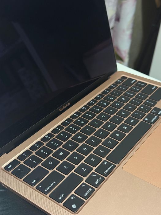 MacBook 13 air 256GB 2021год