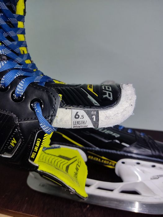 Хоккейные коньки Bauer Supreme M4