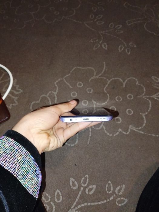 Infinikis Hot 12 telefon sotiladi yaxshi telefon